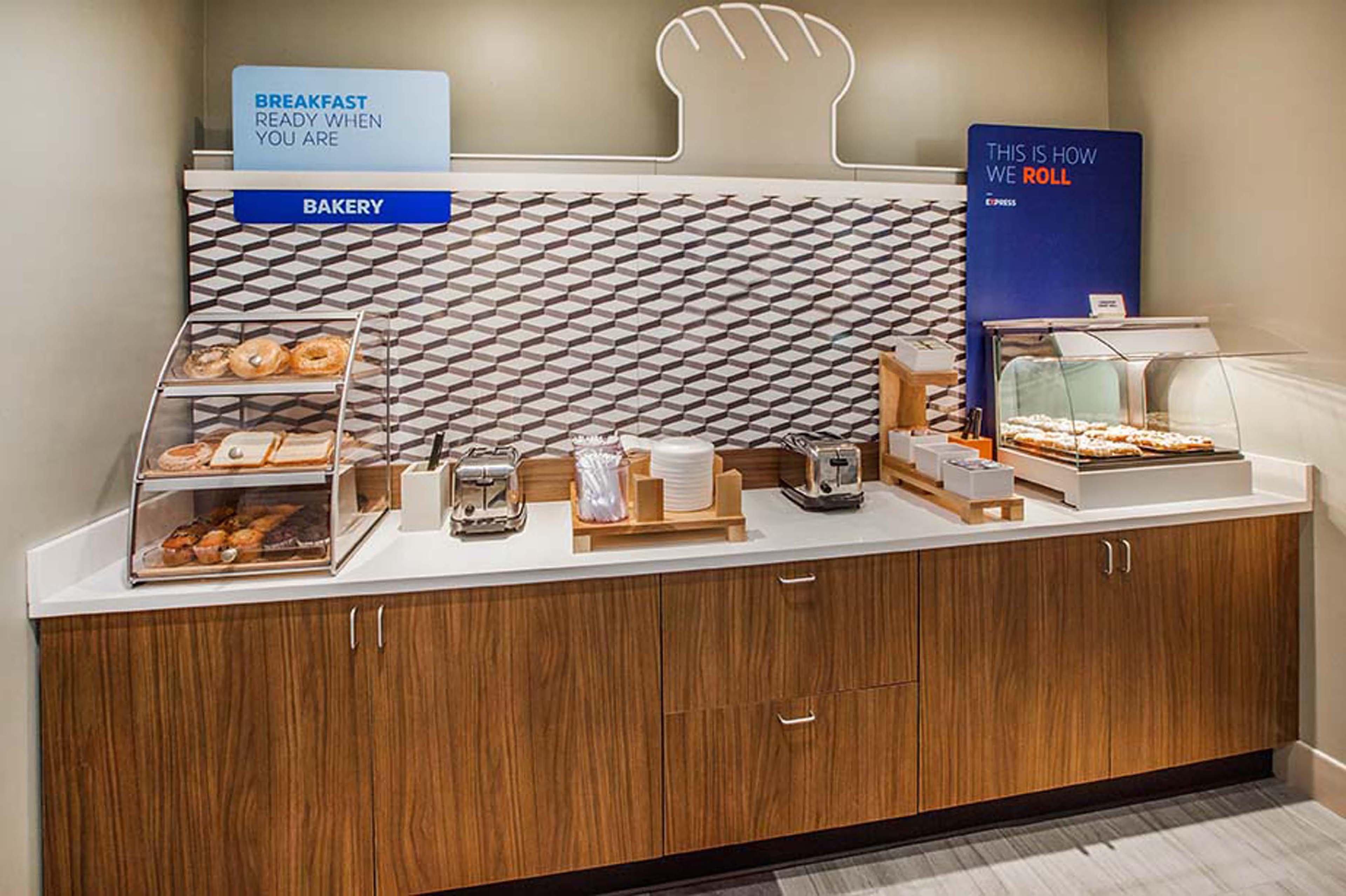 Holiday Inn Express Hotel & Suites Lansing-Dimondale By Ihg Buitenkant foto